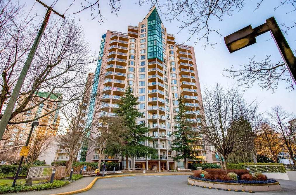 Condo for sale at 601 1196 Pipeline Road Coquitlam British Columbia - MLS: R3114626