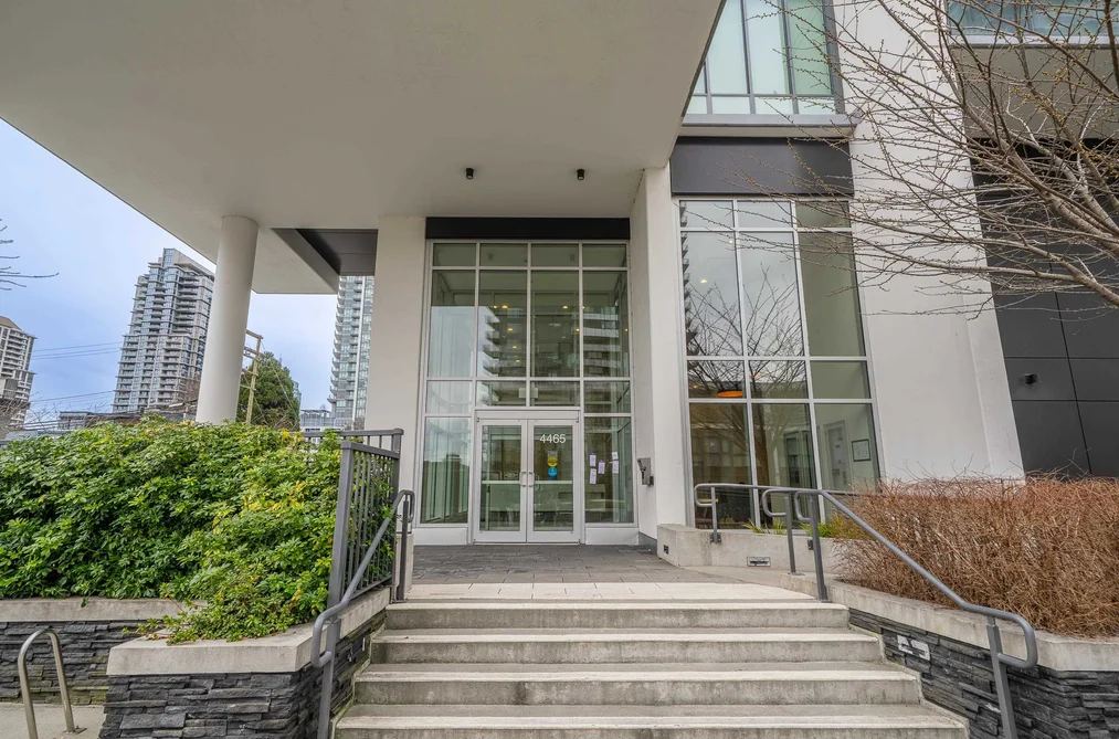 601 4465 JUNEAU STREET, Burnaby BC V5C 0L8, Burnaby BC — Residential for Sale - Photo 2