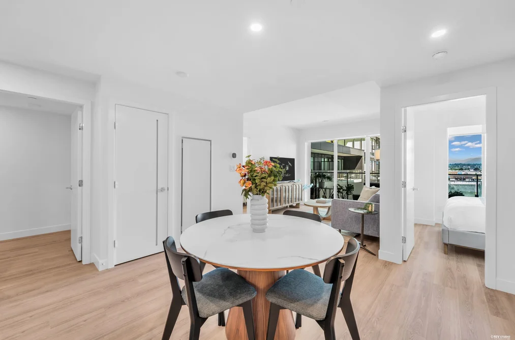601 7977 LANSDOWNE ROAD, Richmond, BC — Residential for Sale — Photo 3 of 32