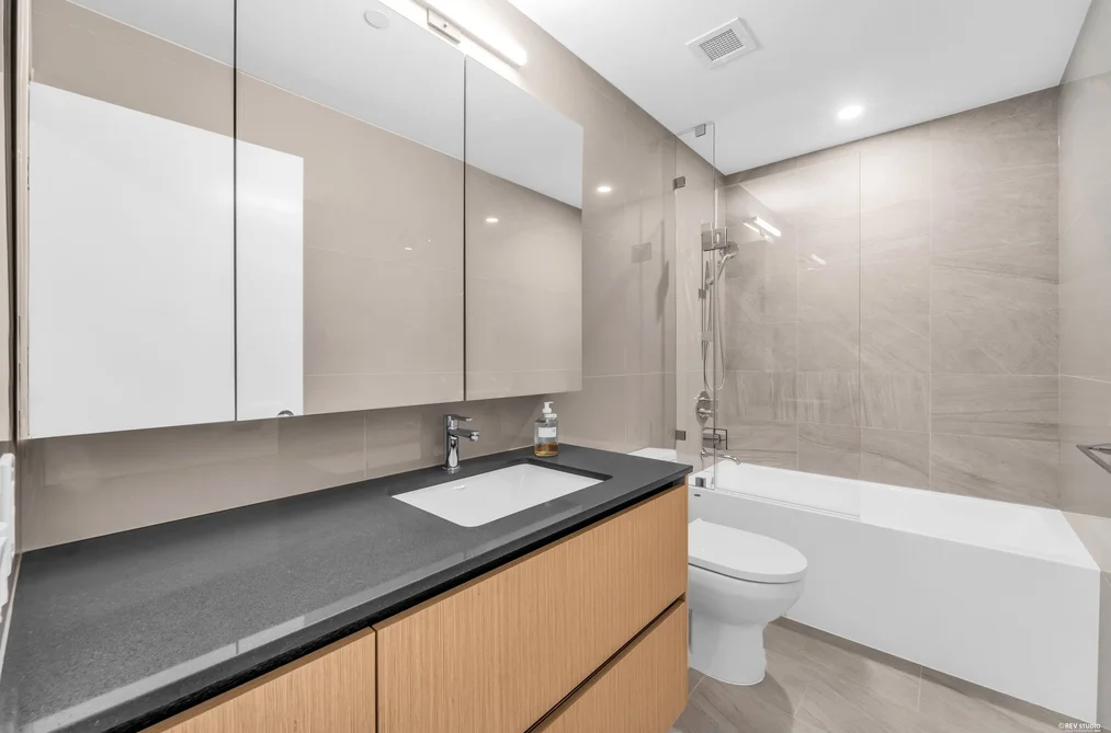 601 7977 LANSDOWNE ROAD, Richmond, BC — Residential for Sale — Photo 7 of 32