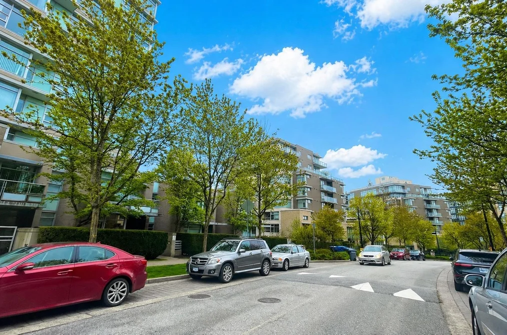 601 9266 UNIVERSITY CRESCENT, Burnaby BC V5A 4Z1, Burnaby BC — Residential for Sale - Photo 3