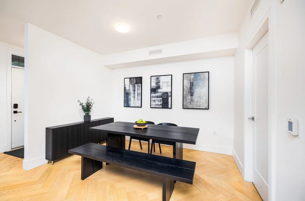 601 W 31st Avenue, Vancouver, BC - Townhouse for Sale - Photo 5 of 25 601 W 31st Avenue, Vancouver, BC - Townhouse for Sale - Photo 5 of 25