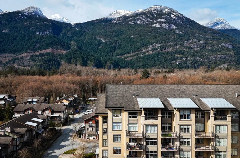 602 1211 VILLAGE GREEN WAY, Squamish BC V8B 0R7, Squamish BC — Residential for Sale - Photo 2