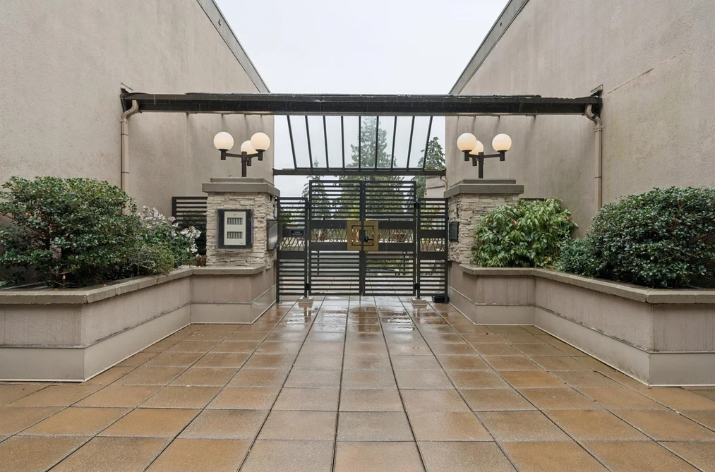 Condo for sale at 602 1500 Ostler Court North Vancouver British Columbia - MLS: R3171165