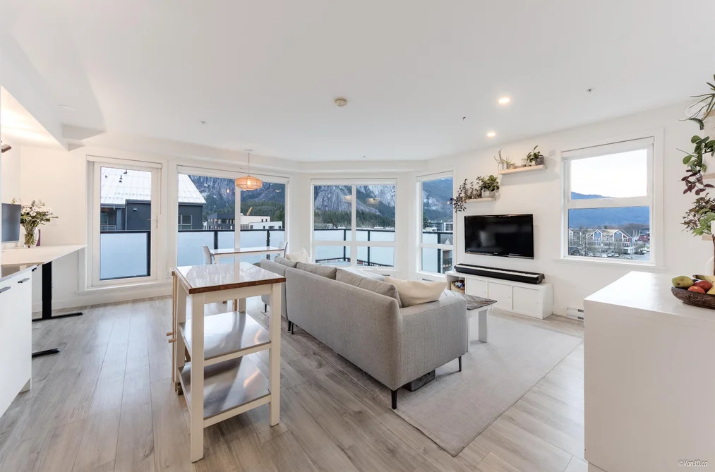 602 38013 THIRD AVENUE, Squamish BC V8B 0Z8, Squamish BC — Residential for Sale - Photo 2