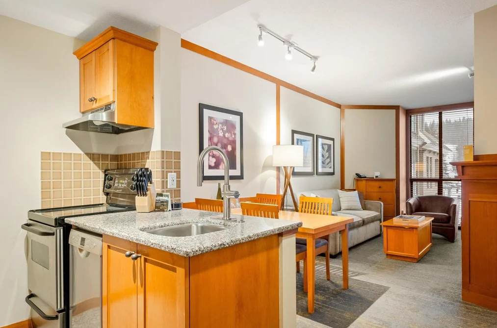 602 4320 SUNDIAL CRESCENT, Whistler BC V8E 1G6, Whistler BC — Residential for Sale - Photo 3