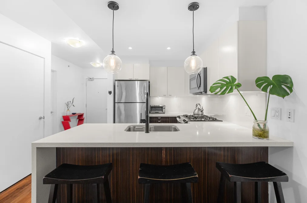 603 160 W 3RD STREET, North Vancouver BC V7M 0A9, North Vancouver BC — Residential for Sale — Photo 6 of 31