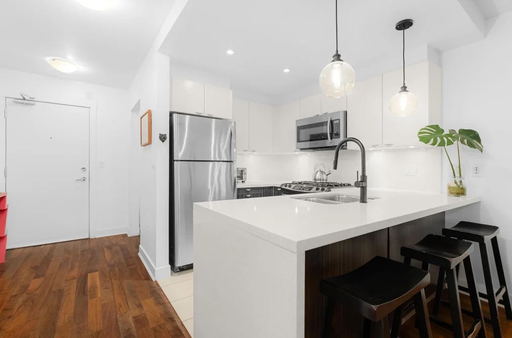603 160 W 3RD STREET, North Vancouver BC V7M 0A9, North Vancouver BC — Residential for Sale — Photo 8 of 31