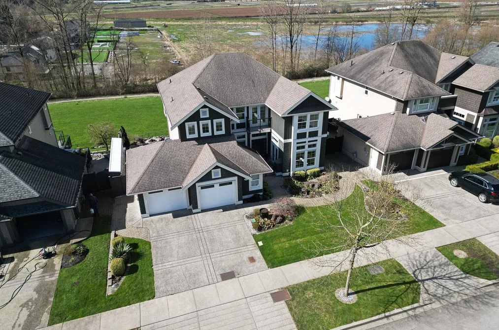 House for sale at 6039 163 Street Surrey British Columbia - MLS: R3102465