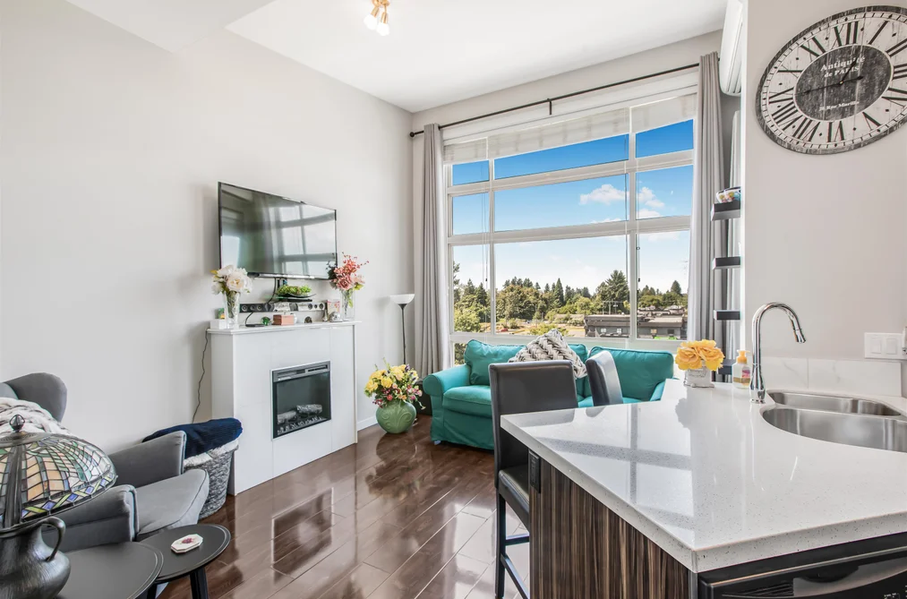 Condo for sale at 604 22318 Lougheed Highway Maple Ridge British Columbia - MLS: R3087116