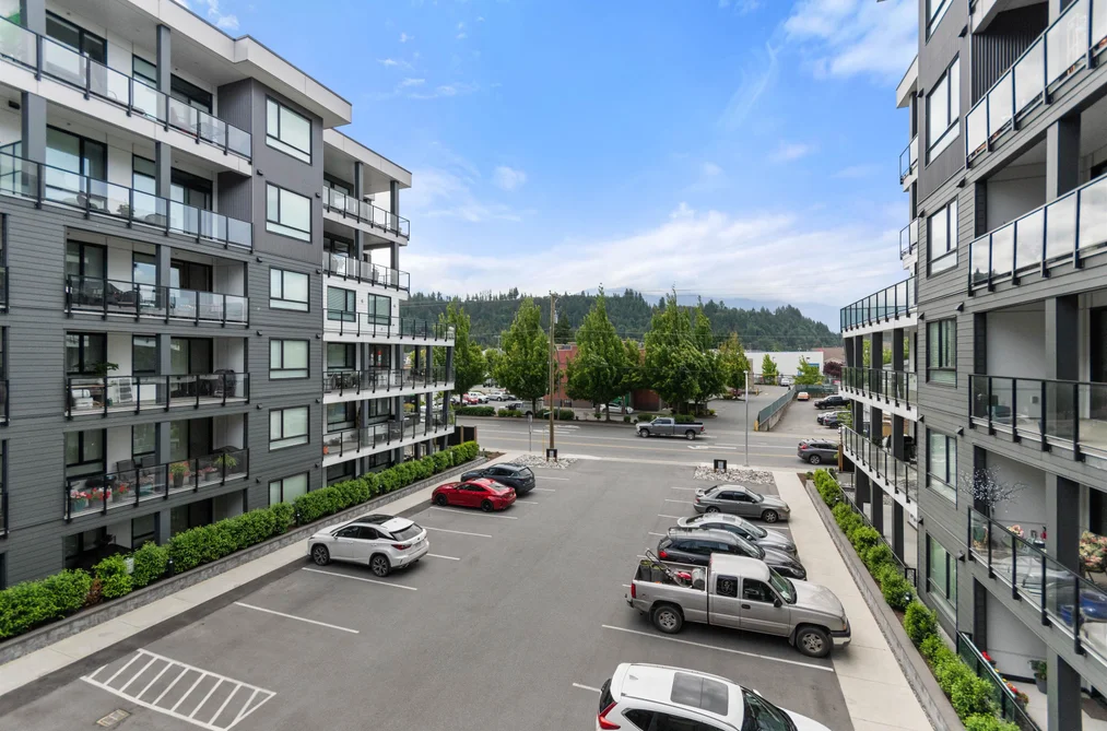 604 45745 WATSON ROAD, Chilliwack BC V2R 6K3, Chilliwack BC — Residential for Sale - Photo 2
