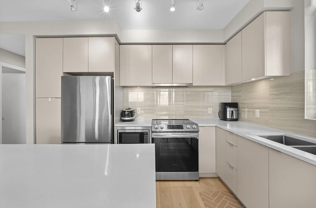 604 8761 UNIVERSITY CRESCENT, Burnaby BC V5A 0G3, Burnaby BC — Residential for Sale - Photo 2