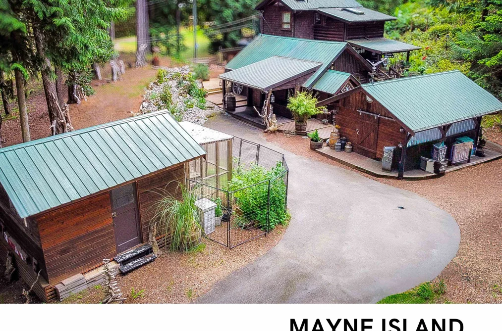 House for sale at 604 Waugh Road Mayne Island British Columbia - MLS: R3125432
