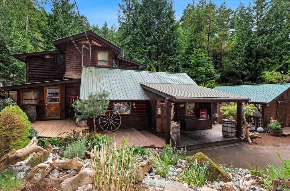 604 WAUGH ROAD, Mayne Island BC V0N 2J1, Mayne Island BC — Residential for Sale - Photo 2