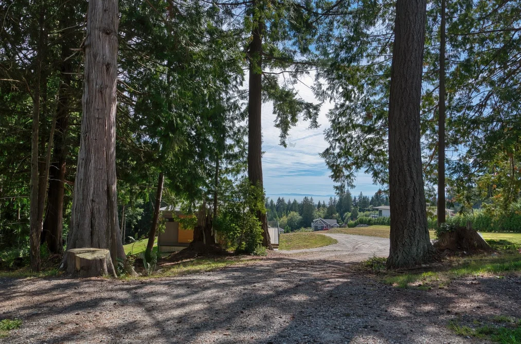 House for sale at 604 Woodland Avenue Gibsons British Columbia - MLS: R3161502
