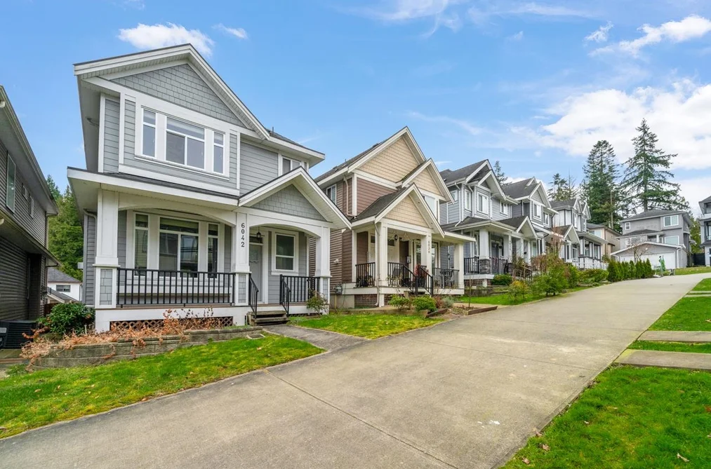 6042 138 STREET, Surrey BC V3X 0H3, Surrey BC — Residential for Sale - Photo 2