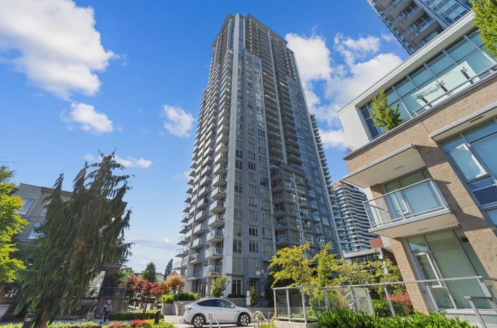 Condo for sale at 605 13325 102a Avenue Surrey British Columbia - MLS: R3109879