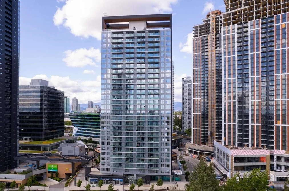 Condo for sale at 605 13655 Fraser Highway Surrey British Columbia - MLS: R3167386