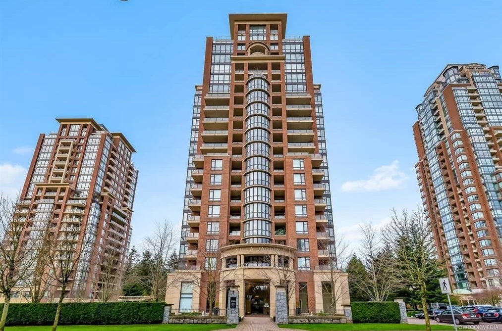Condo for sale at 605 6833 Station Hill Drive Burnaby British Columbia - MLS: R3143631