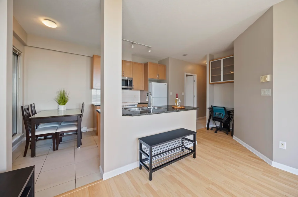 605 6833 STATION HILL DRIVE, Burnaby, BC — Residential for Sale — Photo 18 of 40