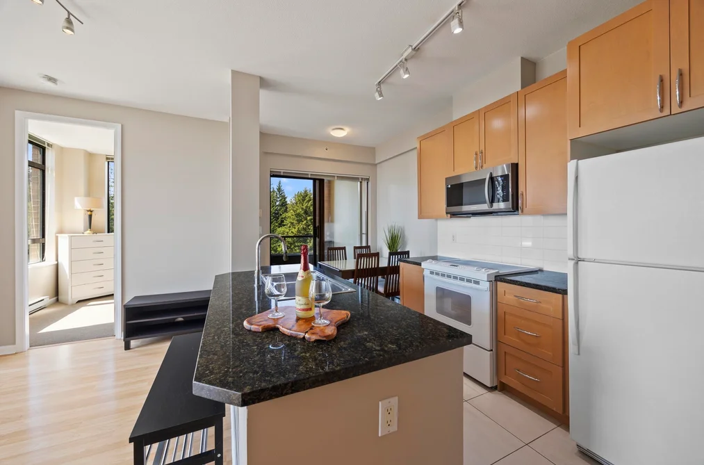 605 6833 STATION HILL DRIVE, Burnaby, BC — Residential for Sale — Photo 19 of 40