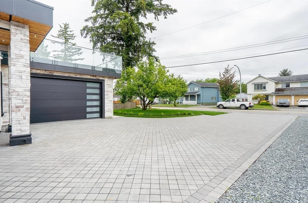 6052 172 STREET, Surrey BC V3S 3Z7, Surrey BC — Residential for Sale - Photo 2