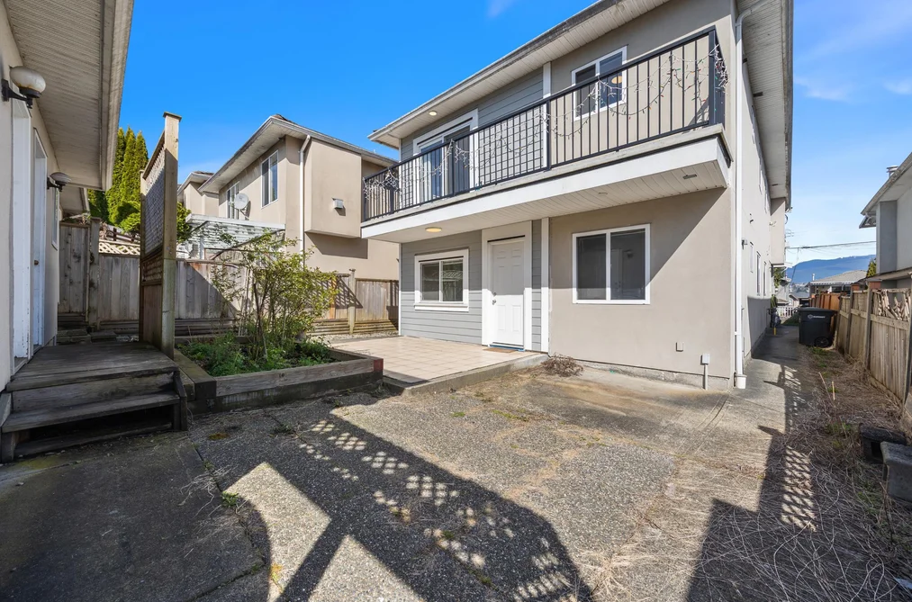 Half Duplex for sale at 6058 Woodsworth Street Burnaby British Columbia - MLS: R3126323