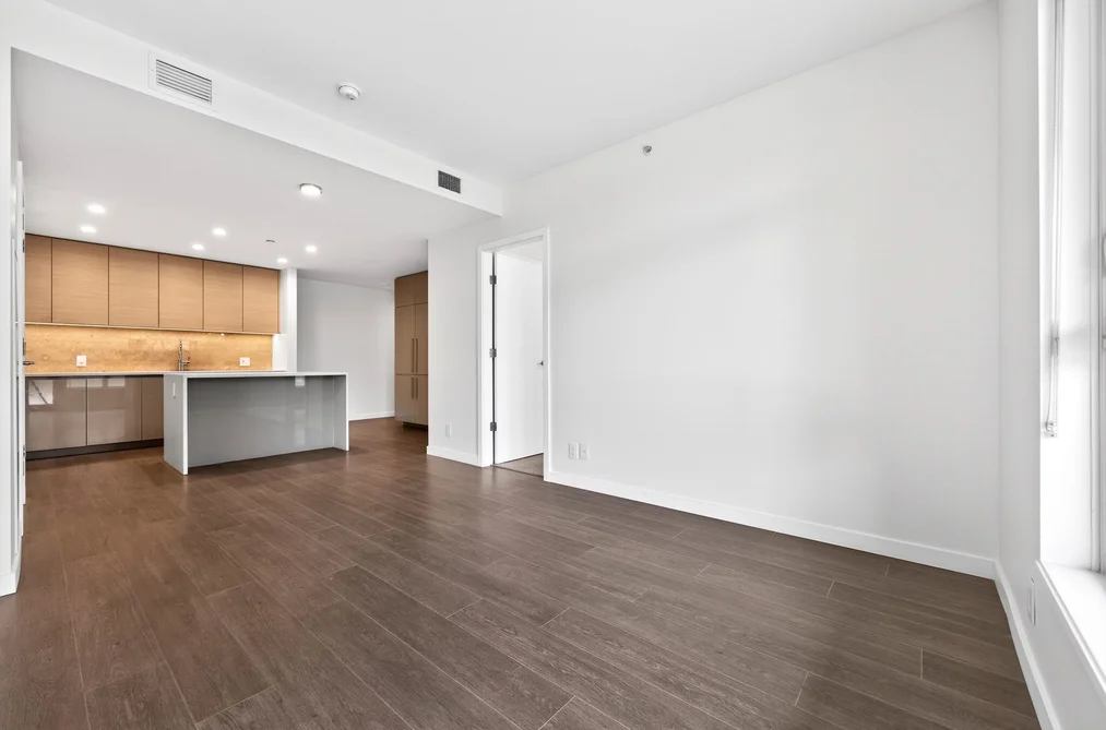 606 4168 LOUGHEED HIGHWAY, Burnaby BC V5C 0N9, Burnaby BC — Residential for Sale - Photo 2