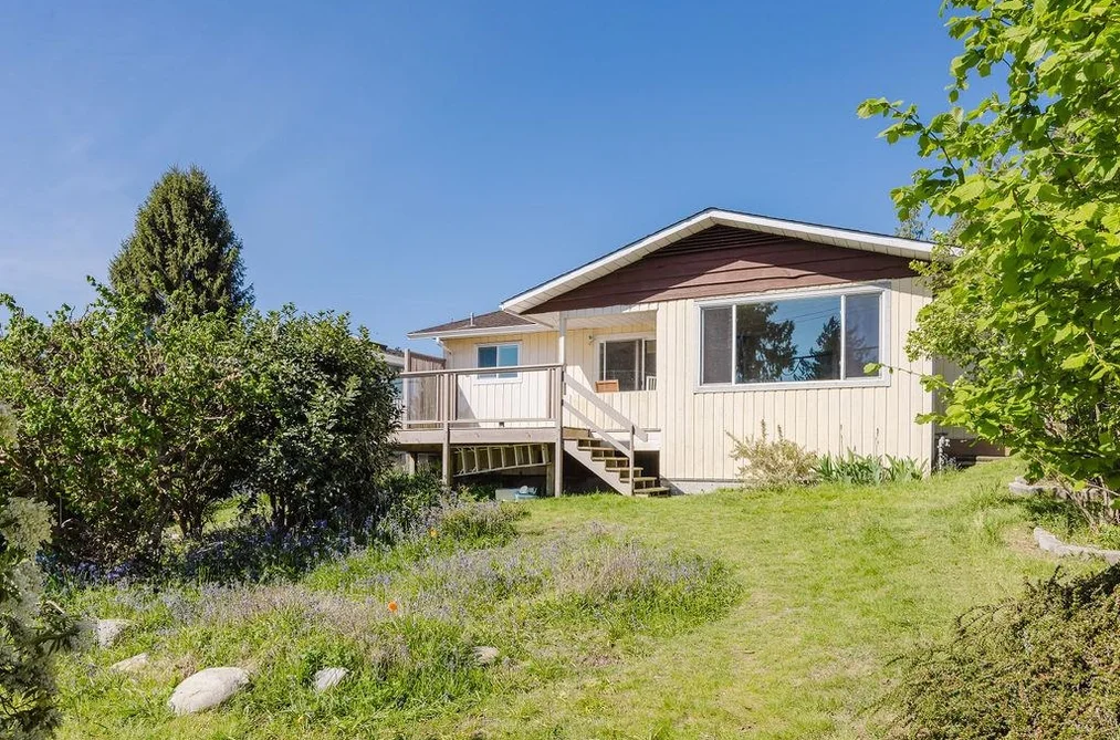 606 MARTIN ROAD, Gibsons BC V0N 1V9, Gibsons BC — Residential for Sale - Photo 2