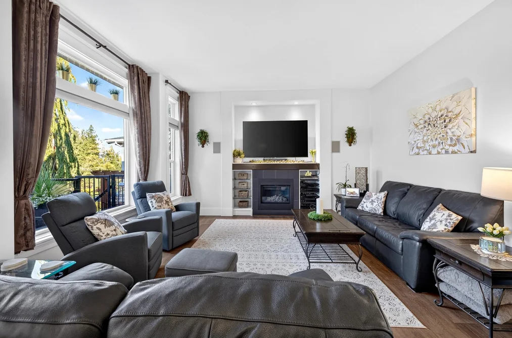 6061 163 Street, Surrey, BC - House for Sale - Photo 6 of 40 6061 163 Street, Surrey, BC - House for Sale - Photo 6 of 40