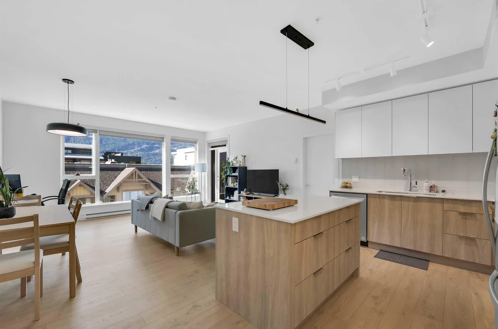 Condo for sale at 607 1365 Victoria Street Squamish British Columbia - MLS: R3072378