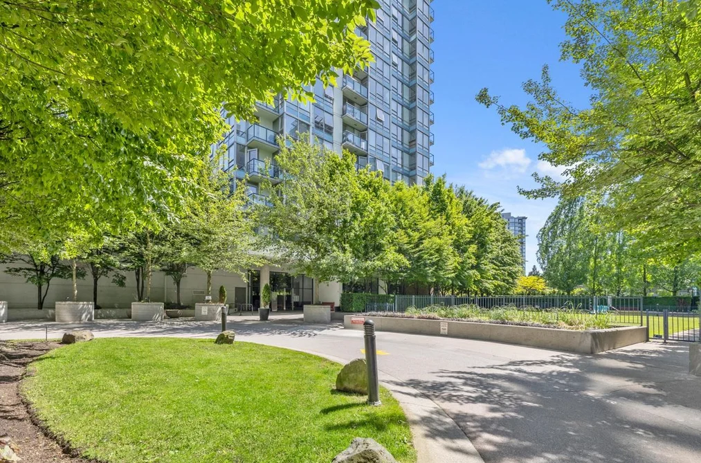 Condo for sale at 607 939 Expo Boulevard Vancouver British Columbia - MLS: R3125087