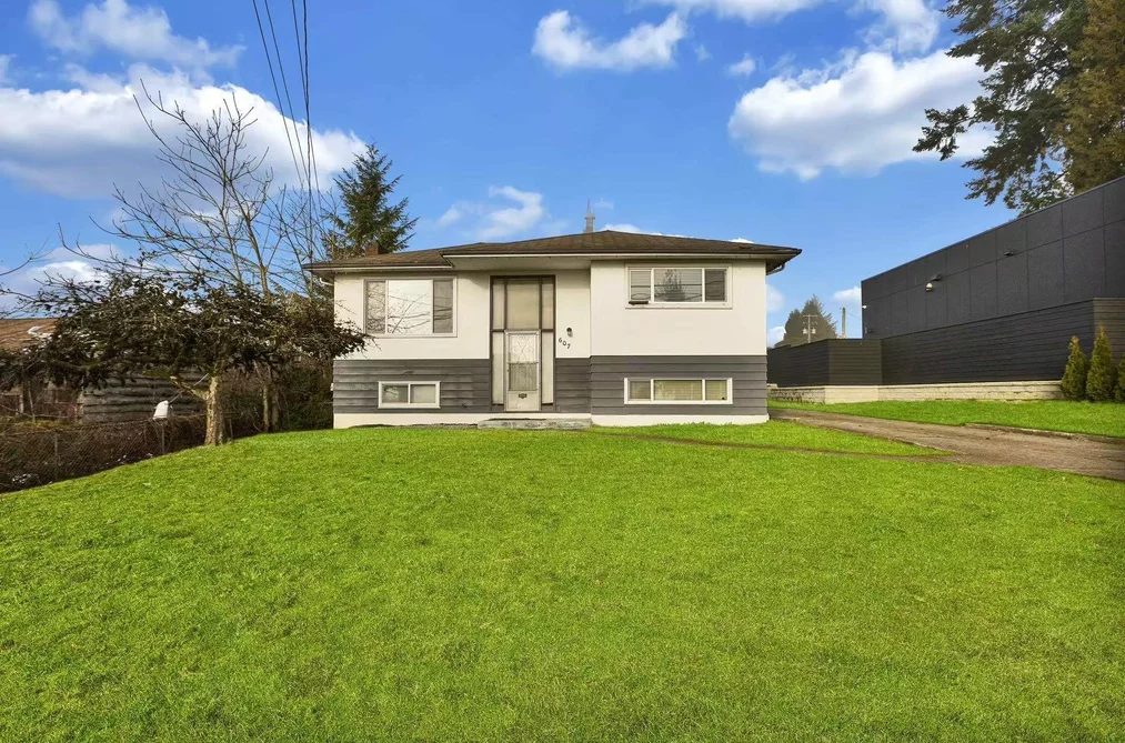 House for sale at 607 Alderson Avenue Coquitlam British Columbia - MLS: R3080311