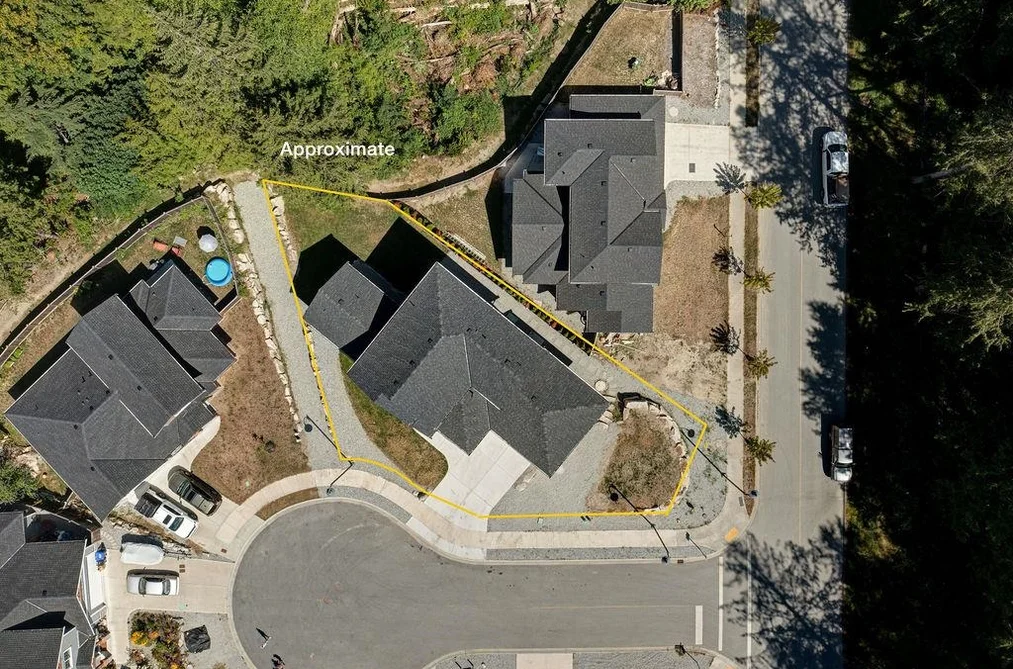6070-72 HEARTWOOD PLACE, Sechelt BC V7Z 0V6, Sechelt BC — Residential for Sale - Photo 2