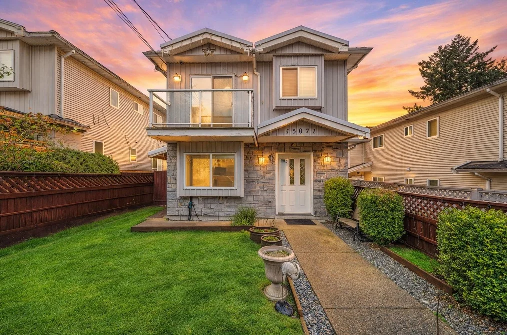 Half Duplex for sale at 6071 Sprott Street Burnaby British Columbia - MLS: R3102241