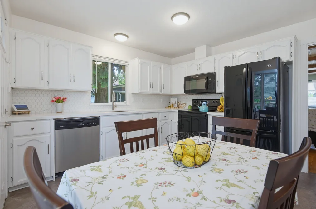 6079 173A STREET, Surrey BC V3S 6Y3, Surrey BC — Residential for Sale — Photo 6 of 37