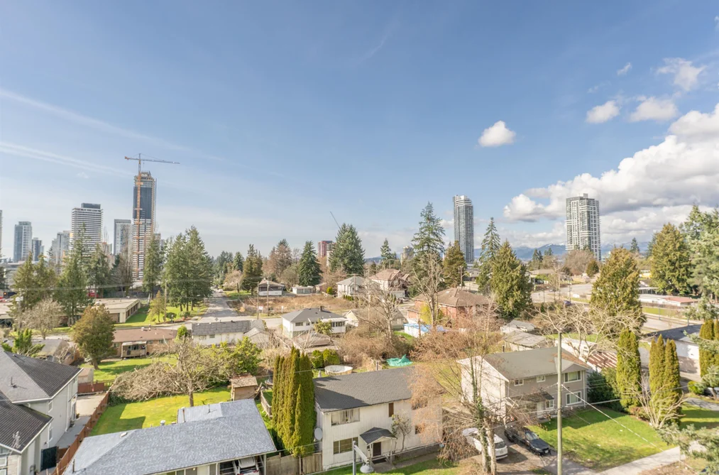 Condo for sale at 608 10488 138a Street Surrey British Columbia - MLS: R3101848