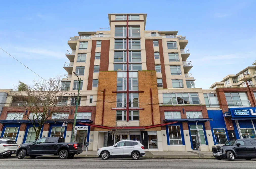 Condo for sale at 608 2228 W Broadway Vancouver British Columbia - MLS: R3123891