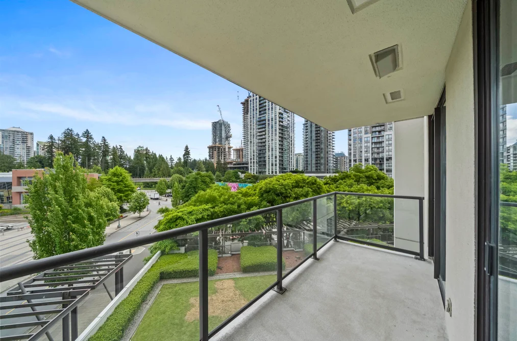Condo for sale at 608 2982 Burlington Drive Coquitlam British Columbia - MLS: R3131870