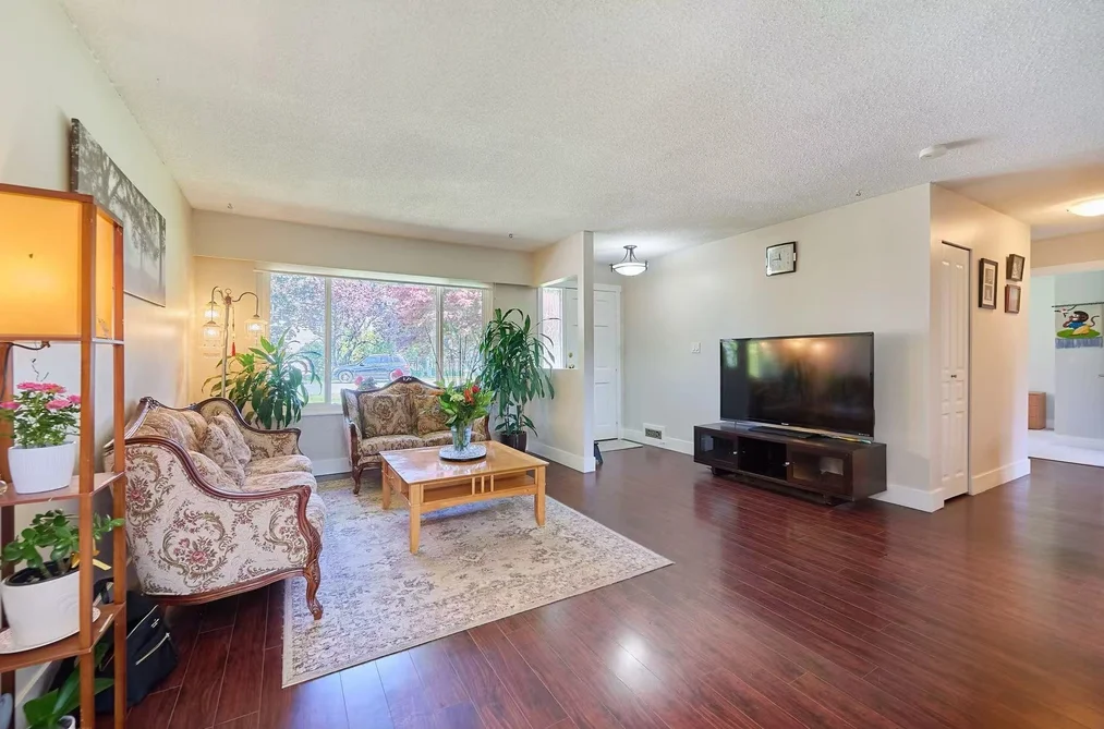 6086 49 AVENUE, Delta BC V4K 1Z1, Ladner BC — Residential for Sale - Photo 2
