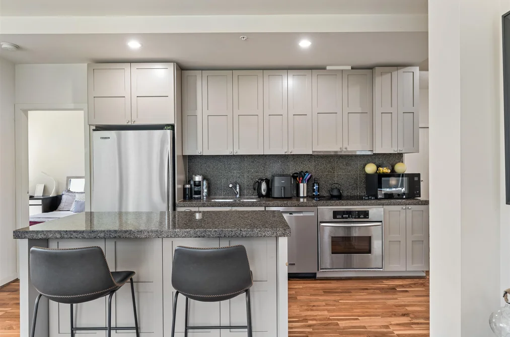 609 1333 GEORGIA STREET, Vancouver BC V6E 4V3, Vancouver BC — Residential for Sale — Photo 2 of 18