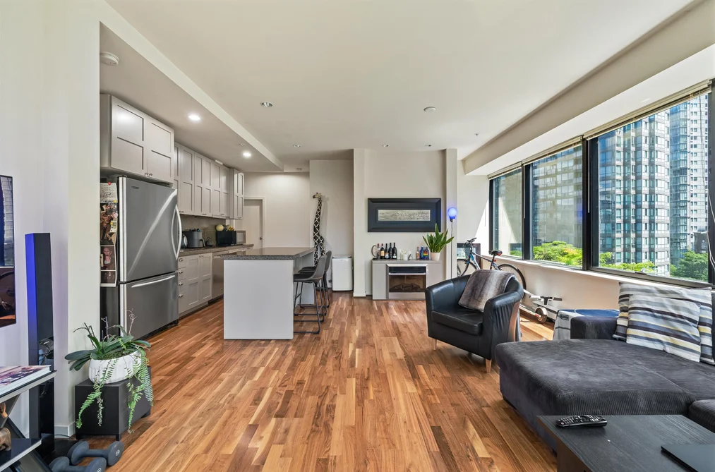 609 1333 GEORGIA STREET, Vancouver BC V6E 4V3, Vancouver BC — Residential for Sale — Photo 5 of 18