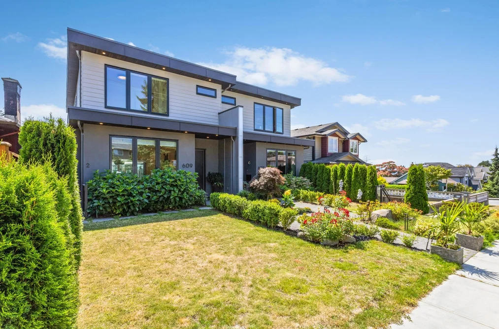 Half Duplex for sale at 609 E 4th Street North Vancouver British Columbia - MLS: R3151368