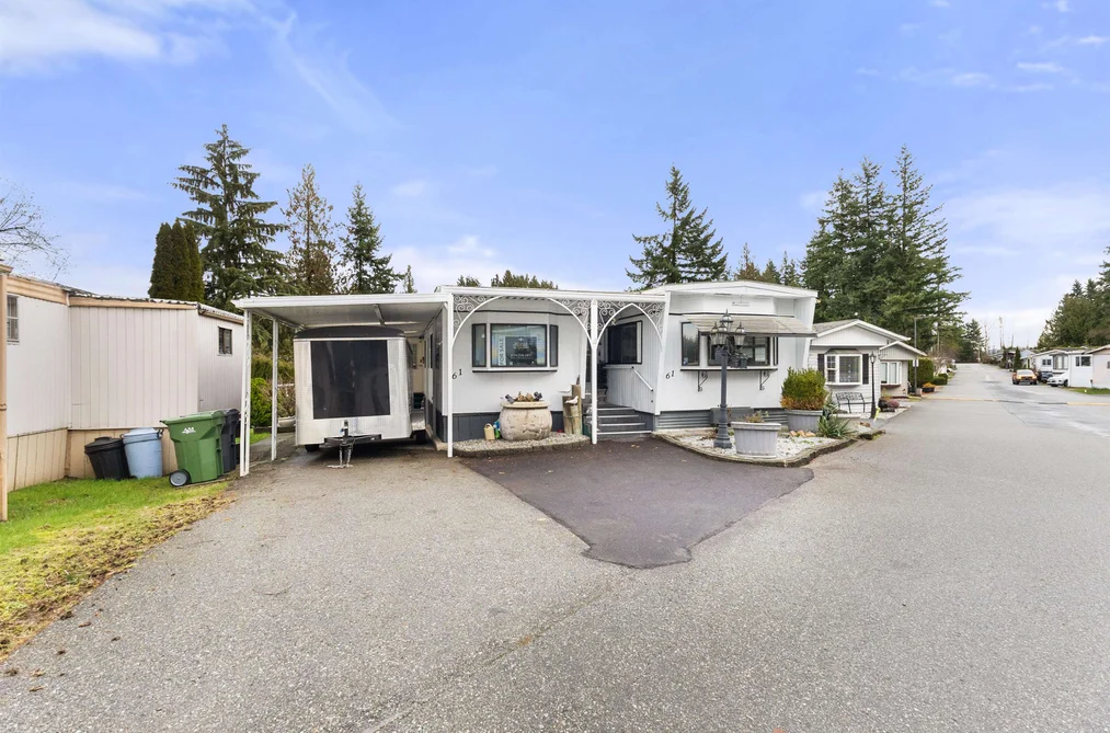 Manufactured Home for sale at 61 24330 Fraser Highway Langley British Columbia - MLS: R3116104