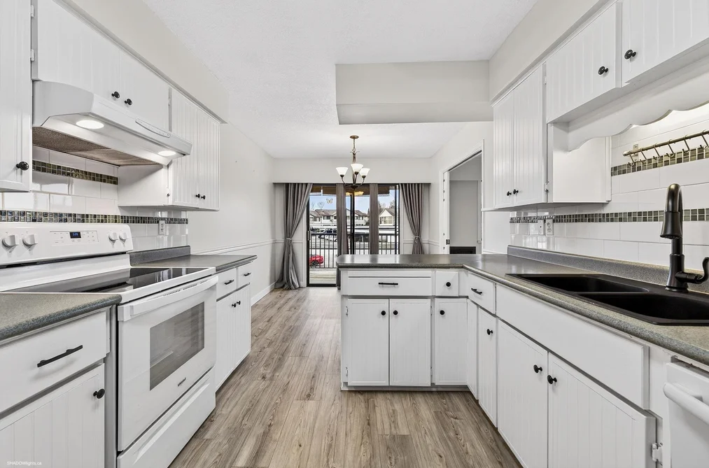 61 32959 GEORGE FERGUSON WAY, Abbotsford BC V2S 7W9, Abbotsford BC — Residential for Sale - Photo 2