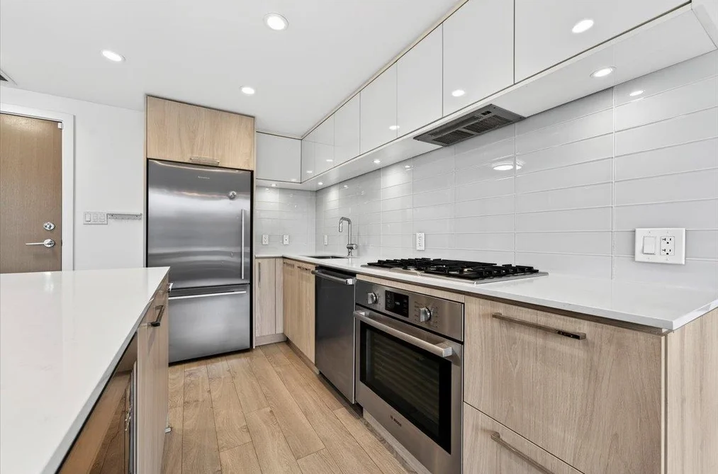 610 680 SEYLYNN CRESCENT, North Vancouver BC V7J 0B5, North Vancouver BC — Residential for Sale - Photo 6