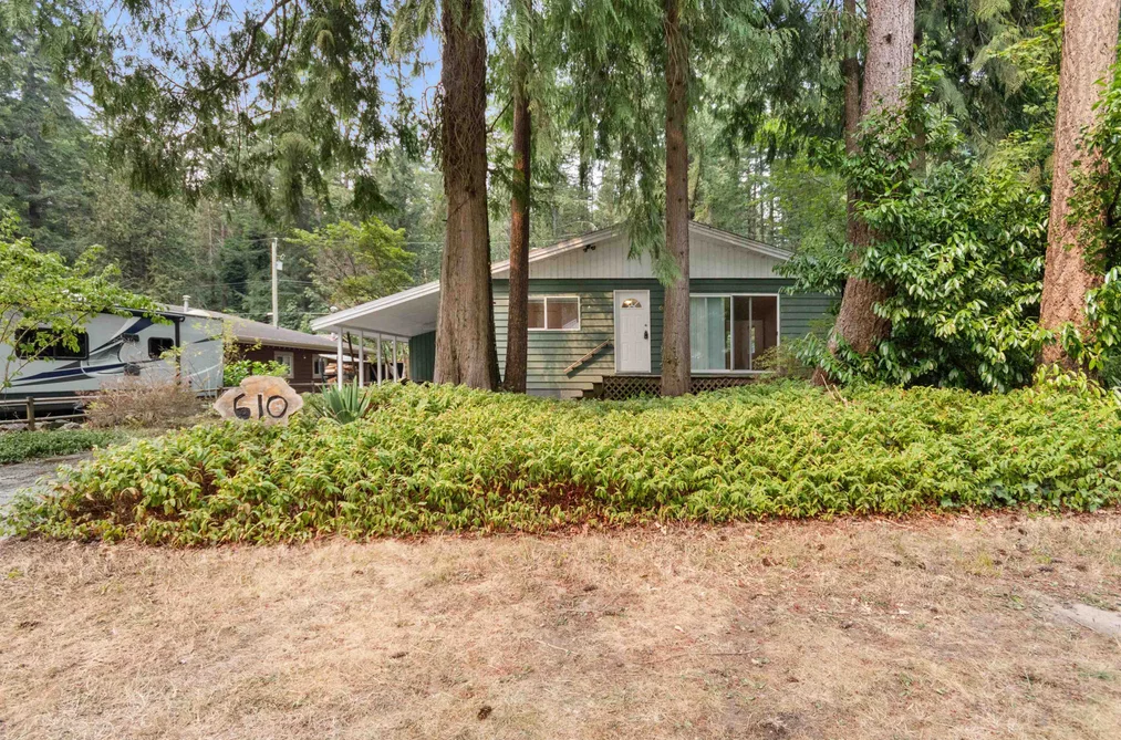 House for sale at 610 Mountain View Road Cultus Lake British Columbia - MLS: R3156818
