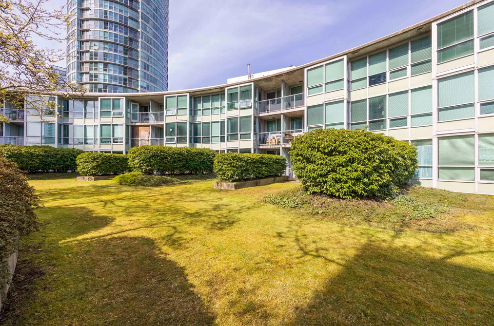 611 6028 WILLINGDON, Burnaby BC V5H 4V1, Burnaby BC — Residential for Sale - Photo 2