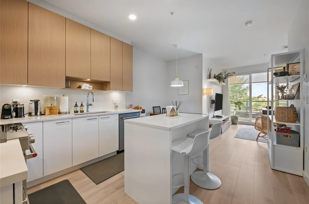 Condo for sale at 612 7588 16th Street Burnaby British Columbia - MLS: R3158674