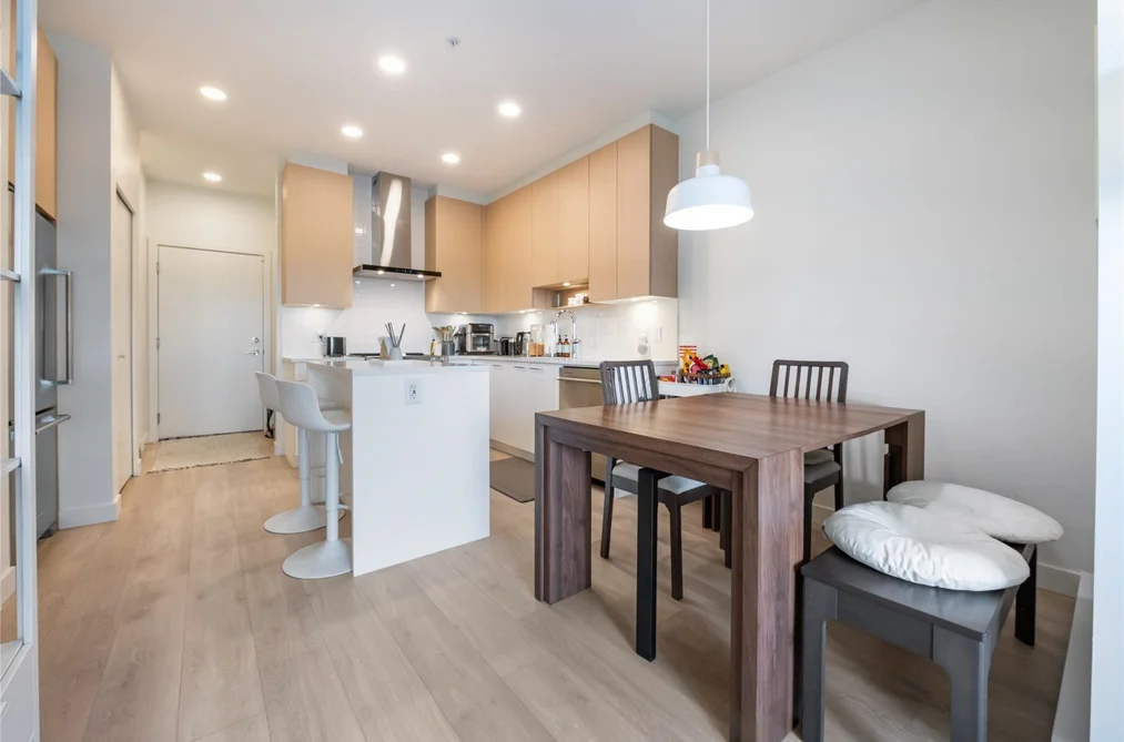612-7588 16th Street, Burnaby, BC - Condo for Sale - Photo 14 of 20 612-7588 16th Street, Burnaby, BC - Condo for Sale - Photo 14 of 20